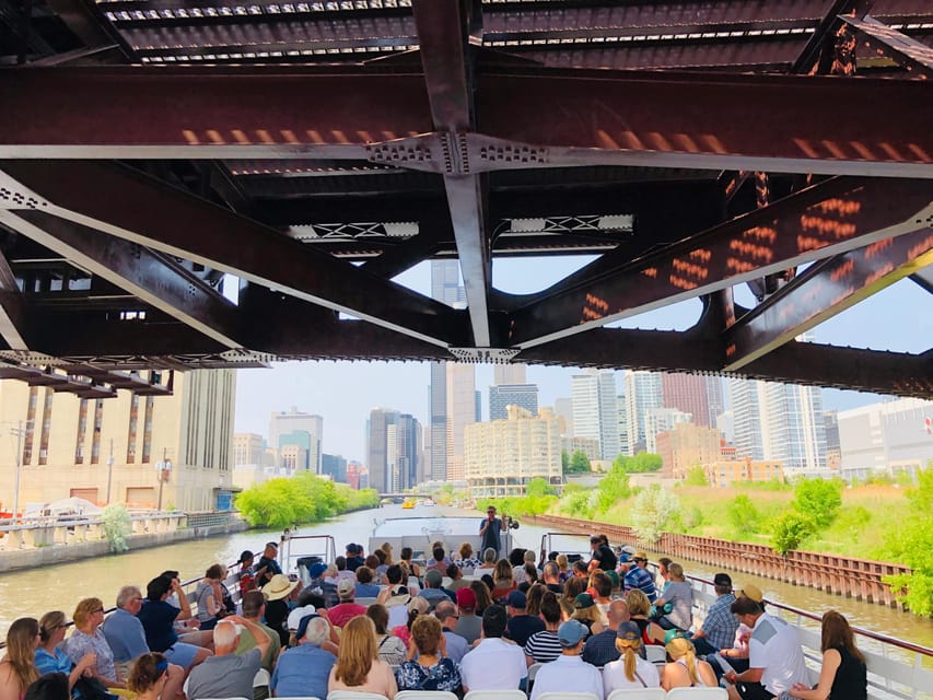 Chicago River: 90-Min Architecture Boat Tour - Aqua Tower and newer residential design
