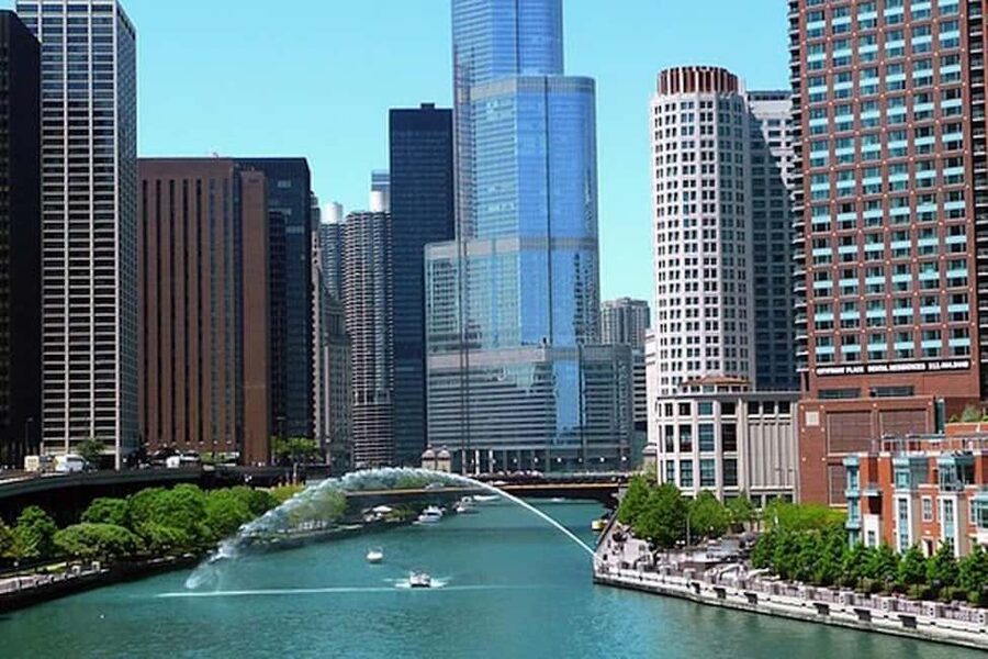 Chicago: Tiki Bar Cruise on Chicago River or Lake Michigan - A tiki escape in the middle of Chicago