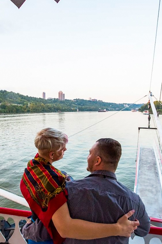 Cincinnati: Riverboat Cruise with Lunch and Entertainment - Setting out from Newport Landing Dock