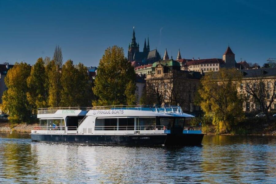 City Sightseeing Prague HOHO Bus, Castle Tour + River Cruise - What this Prague tour actually includes