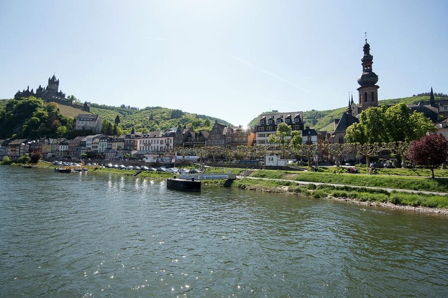 Cochem: KD Panoramic Evening Cruise on the Moselle River - Who will enjoy the MS Moselprinz most?