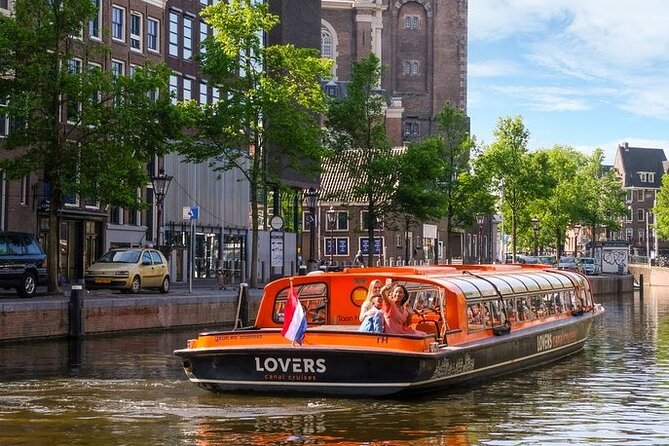 Combo Ticket: Xtracold Icebar Amsterdam and 1-Hour Canal Cruise - The canal cruise is the better sightseeing tool
