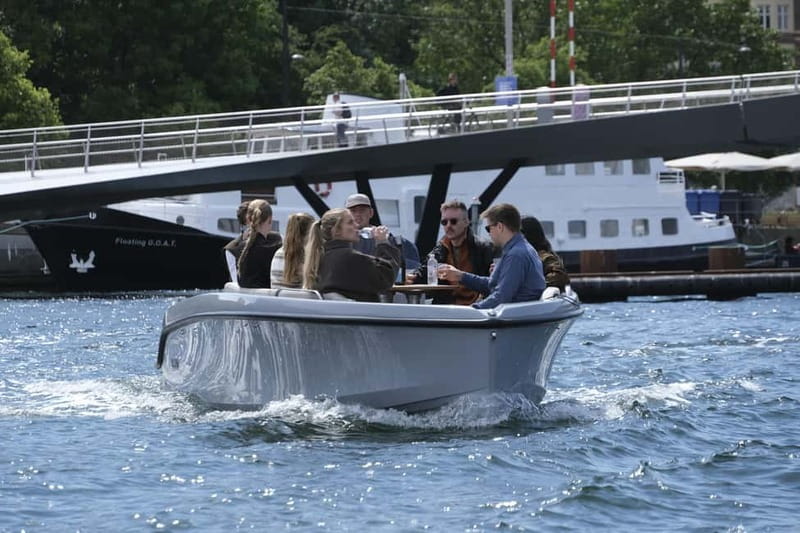 Copenhagen: 1 or 2-Hour Canal Tour in Silent Electric Boats - Staying warm without losing the view