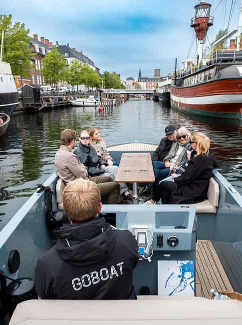 Copenhagen: 1 or 2-Hour Canal Tour in Silent Electric Boats - Setting out with up to nine people