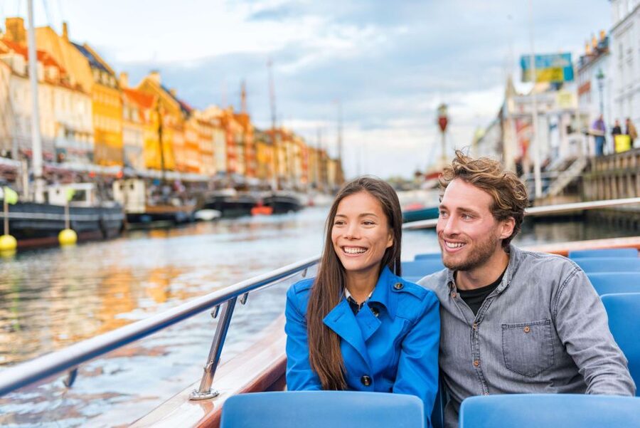 Copenhagen: Canal Boat Cruise & Old Town/Nyhavn Walking Tour - Key points to know before booking