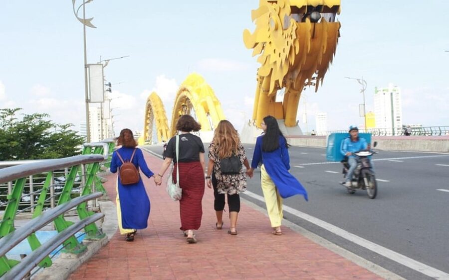 Da Nang By Night & Han River Dragon Cruise with a local food - A light dinner of local noodles