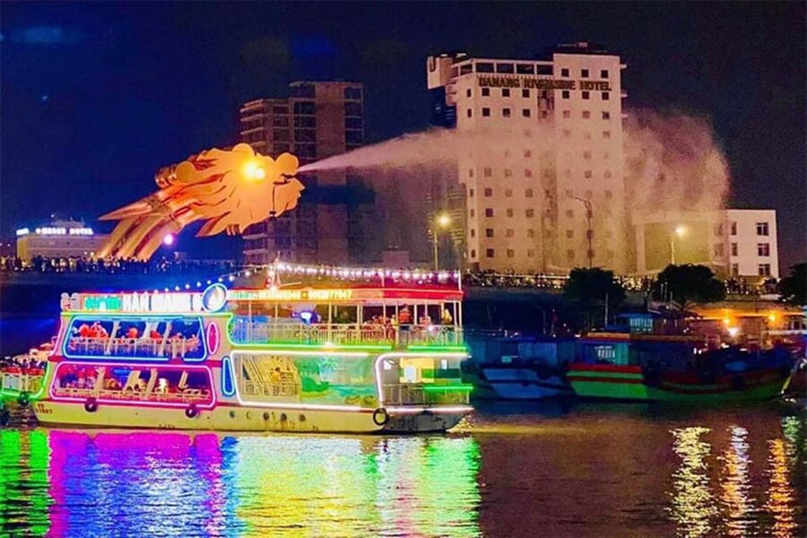 Da Nang: Han River Local Cruise by Night - Choosing between the basic cruise and dinner