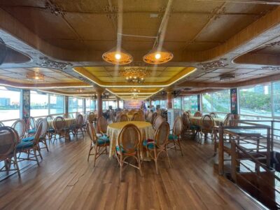 Han River Night Boat Trip with Show on Weekends