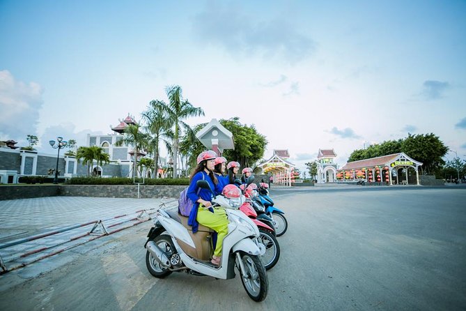 Da Nang Night Motorbike Tour & River Cruise Riding By Lady Rider - The ride with a female local guide