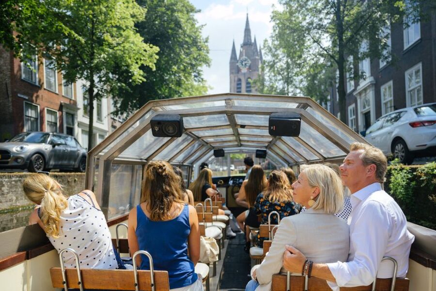 Delft: Canal Cruise with Guided Commentary - A 45-minute route through old canals