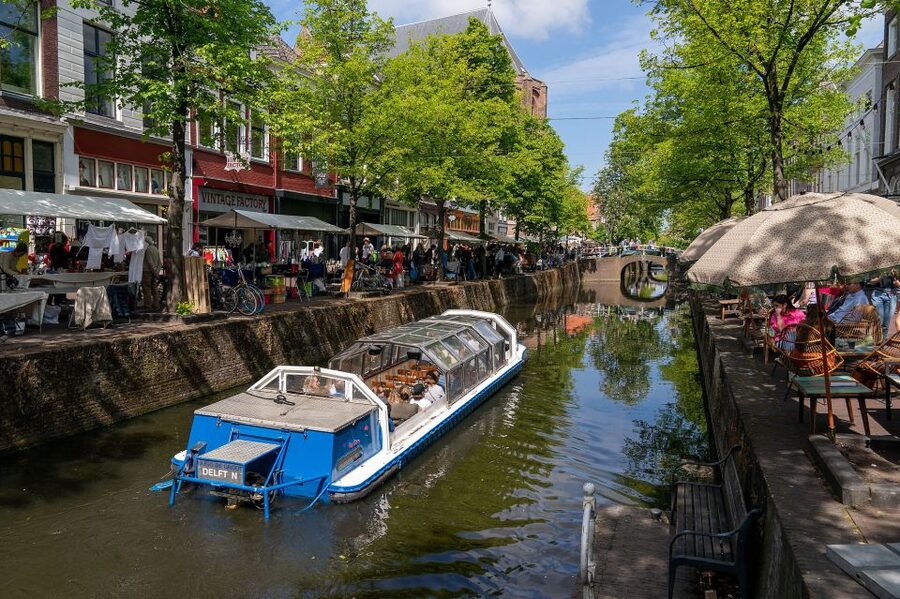 Delft: Canal Cruise with Guided Commentary - How the $15 price works for you