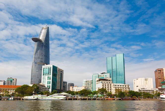 Dinner Cruise on Saigon River with Private Table - What happens from the District 4 meeting point