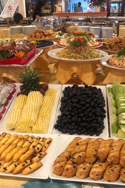 Dinner on Cruise Saigon River - Group tour - A relaxed evening on the Saigon River