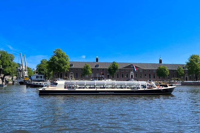 Discover Amsterdam: Luxury Canal Cruise with a Local Skipper - Binnenstad canals and the Seven Bridges