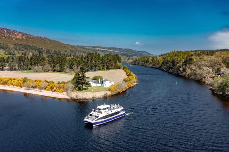 Dochgarroch: Caledonian Canal and Loch Ness 50min Cruise - The Nessie search and onboard sonar
