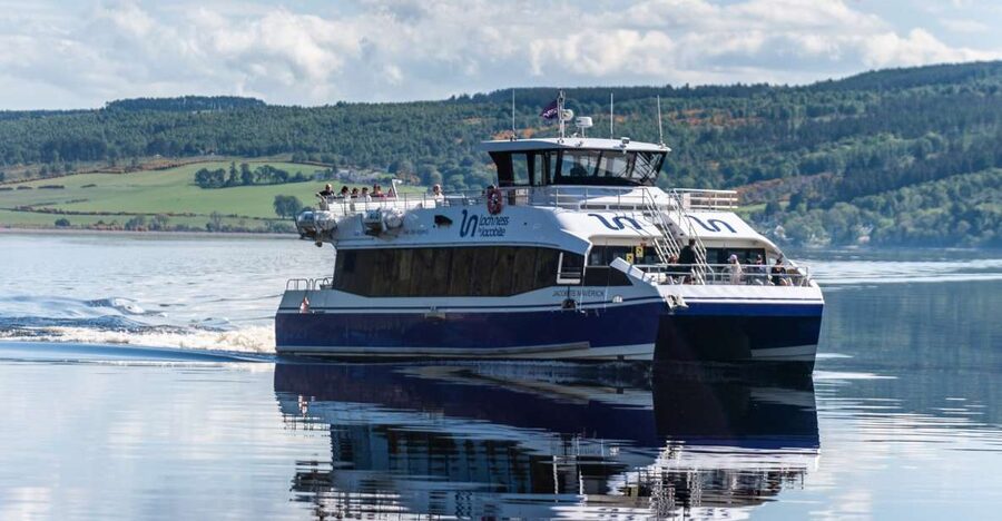 Dochgarroch: Loch Ness and Caledonian Canal 2-Hour Cruise - Sailing the Caledonian Canal