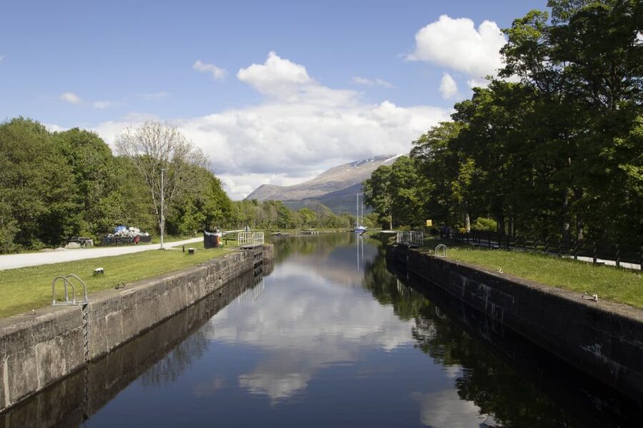 Dochgarroch: Loch Ness and Caledonian Canal 2-Hour Cruise - Comfort, weather, and access