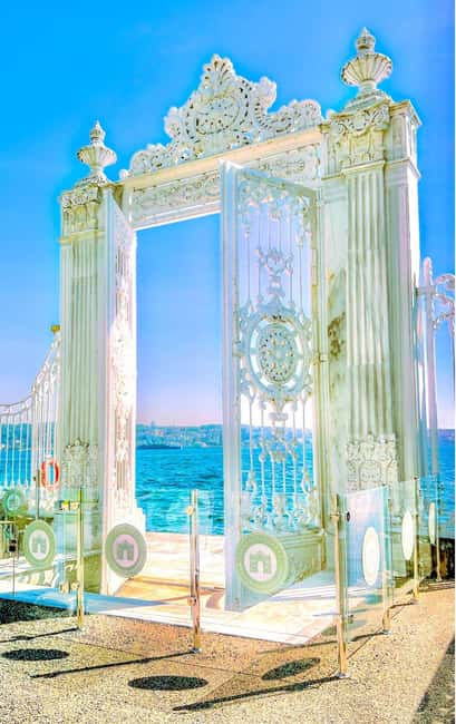 Dolmabahce Palace Ticket & Bosphorus Boat Tour Experience - Starting at Kabataş, where palace and pier meet