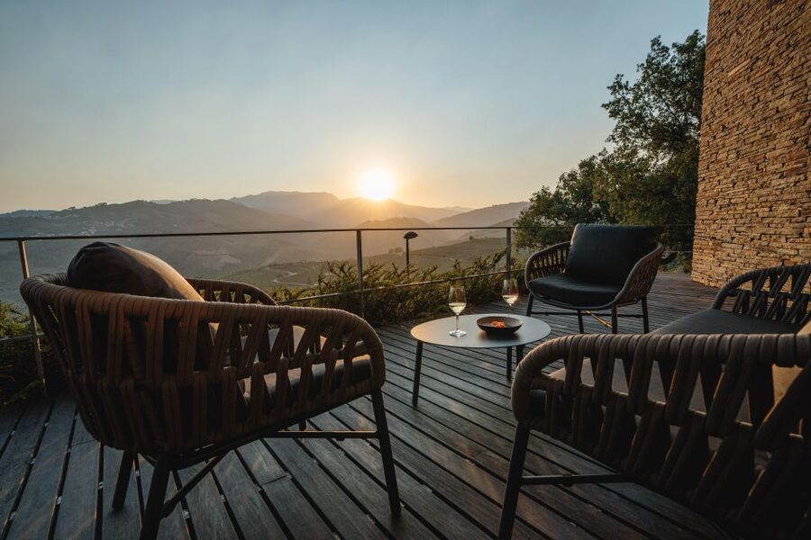 Douro Luxury - Private Cruise Premium Winery and Restaurant - Starting in a Jaguar or V-Class van