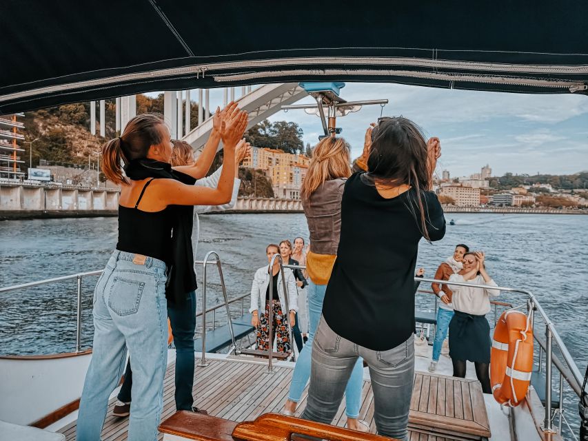 Douro River: Party Boat Tour - The six bridges, from Dom Luís I to Freixo