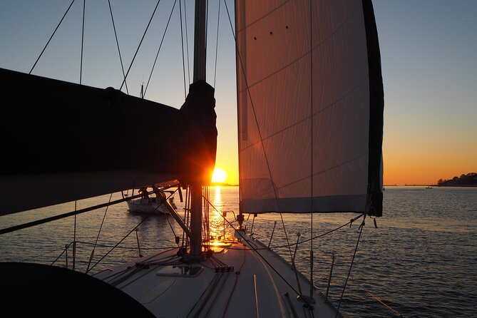 Douro Sunset Sailboat Experience in Porto - Key points at a glance