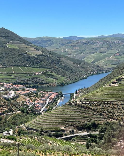 Douro Tour: Wine Tastings, Boat Ride & Manor House Lunch - Pinhão and the one-hour Douro cruise
