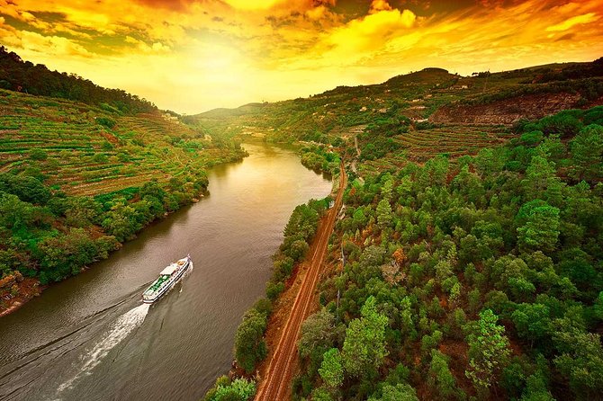 Douro Valley and Régua Panoramic Cruise with Lunch from Porto - Why Peso da Régua matters