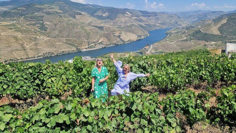 Douro Valley-Expert Guide-Boat-Lunch-Tastings PremiumService - What the guide adds to the day