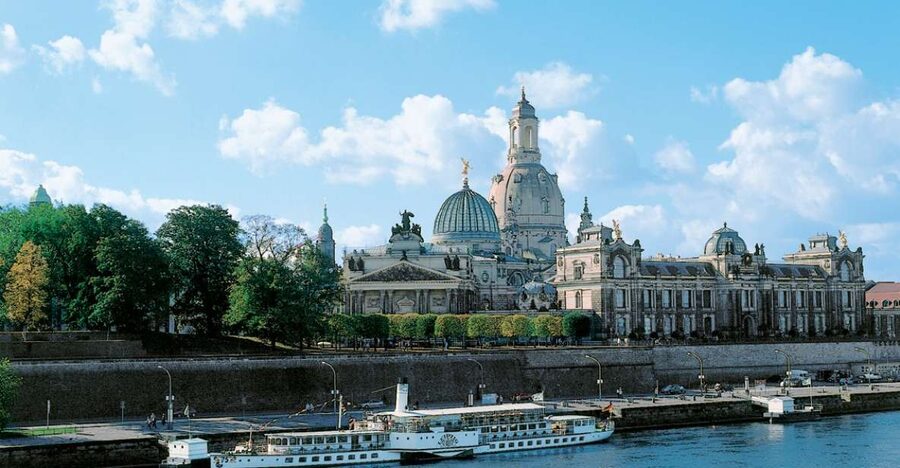 Dresden: Elbe River Cruise to Meissen - Finding the Dresden departure pier