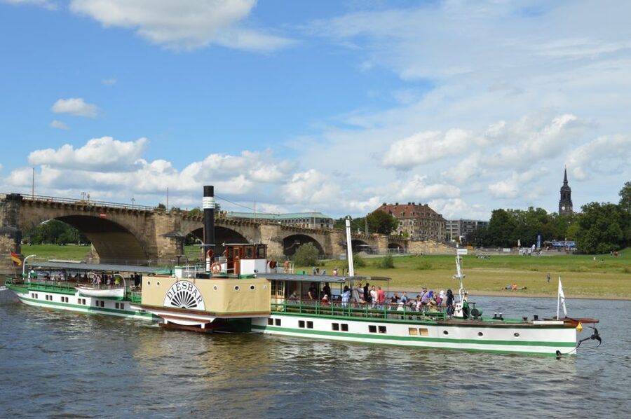 Dresden: Paddle Steamer Cruise & Canaletto View - FAQ