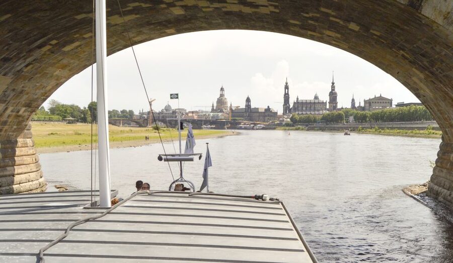 Dresden: Paddle Steamer Cruise & Canaletto View - The upriver run toward Dresden-Übigau