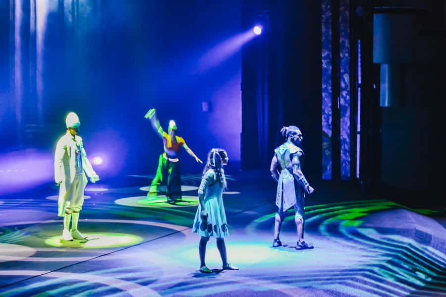 Dubai: Water Canal Cruise and La Perle Show with Dinner - Dinner on the canal, with skyline views