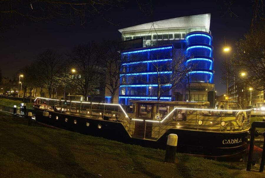 Dublin: Grand Canal Cruise with Dinner - Boarding the electric Canal Boat Restaurant