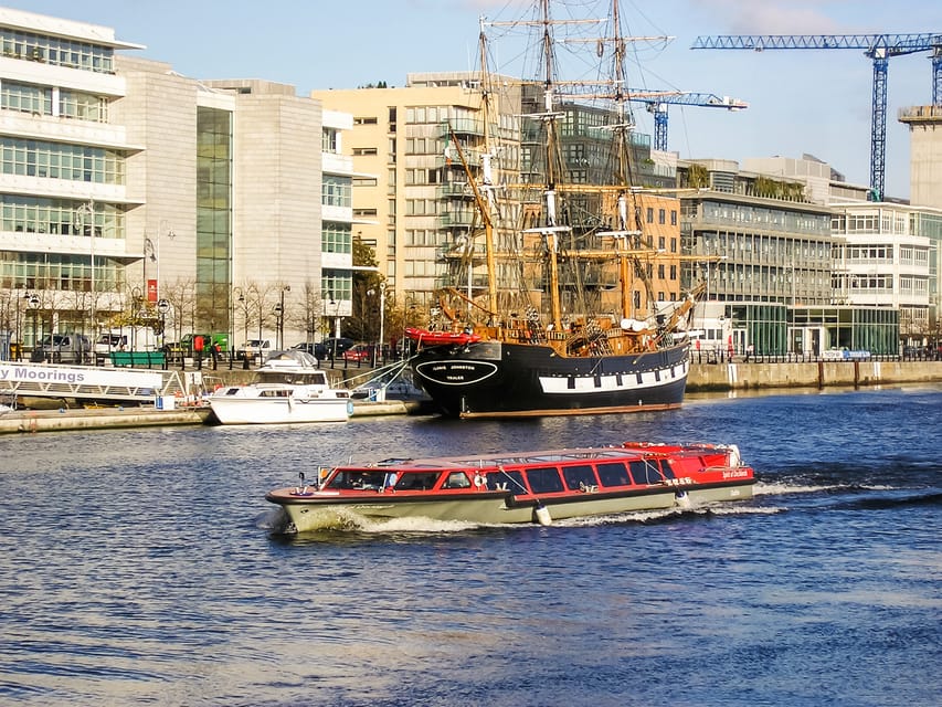 Dublin: River Liffey Sightseeing Cruise - The guide makes or breaks this short outing