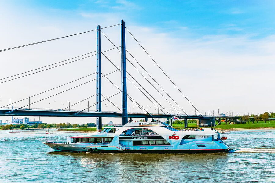 Düsseldorf: City Sightseeing Cruise on the Rhine - Setting Out from the Rheinuferpromenade