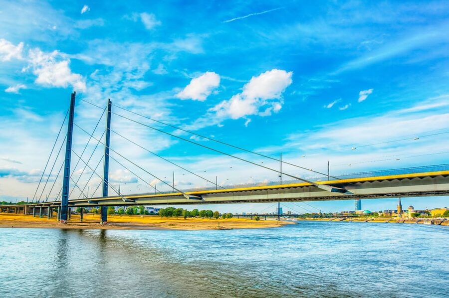 Düsseldorf: City Sightseeing Cruise on the Rhine - Medienhafen and the Changing Riverfront