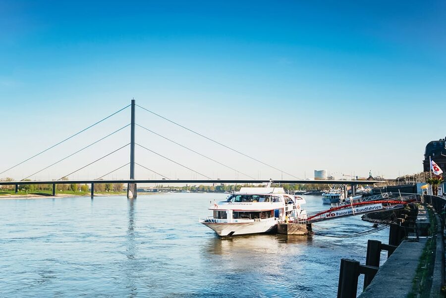 Düsseldorf: City Sightseeing Cruise on the Rhine - Commentary, Language, and Sound Quality