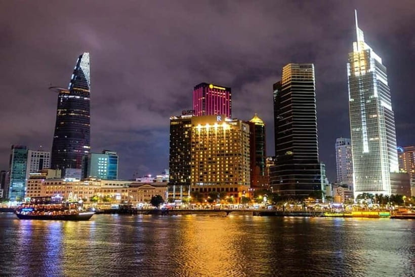 Experience Dinner On Luxury Cruise Along Saigon River - Dinner: Vietnamese Favorites and International Choices