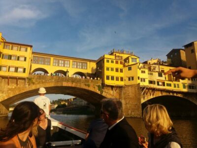 Florence: Authentic Barchetto River Cruise with Wine & Guide