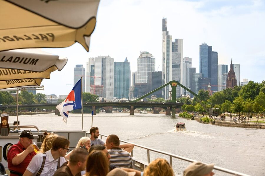 Frankfurt: 1-Hour Panorama Boat Cruise on the river Main - What you actually see from the Main