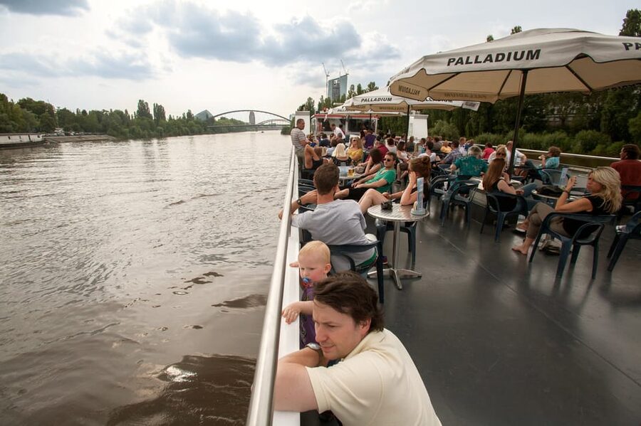 Frankfurt: 1-Hour Panorama Boat Cruise on the river Main - Drinks, snacks, and the small cash warning