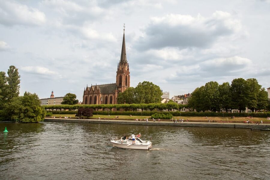 Frankfurt: 1-Hour Panorama Boat Cruise on the river Main - Is $20 a fair price for one hour?