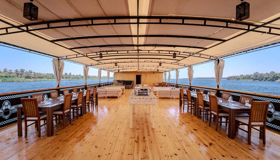 From Aswan: 2-Nights boutique Dahabiya Nile Cruise to Luxor - Day 1: Aswan to Kom Ombo by sail