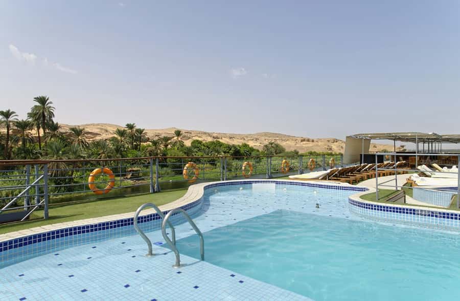 From Aswan: 4 Days Nile River Cruise with Guided Tours - Day 1: High Dam, Philae, and your first Nile sunset