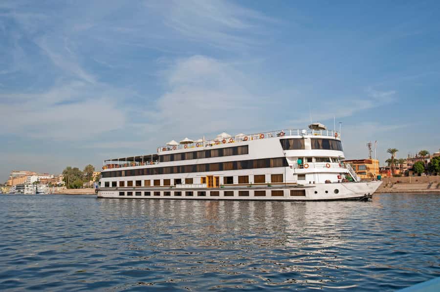 From Aswan: 5-Day Nile Cruise to Luxor with Hot Air Balloon - Day 1: Aswan’s dam, granite quarry, and Philae