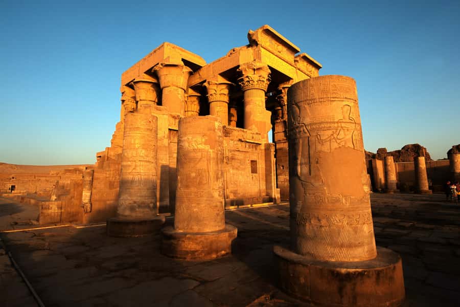 From Aswan: Overnight Nile Cruise to Luxor with Meals - Life aboard the boat between the temples