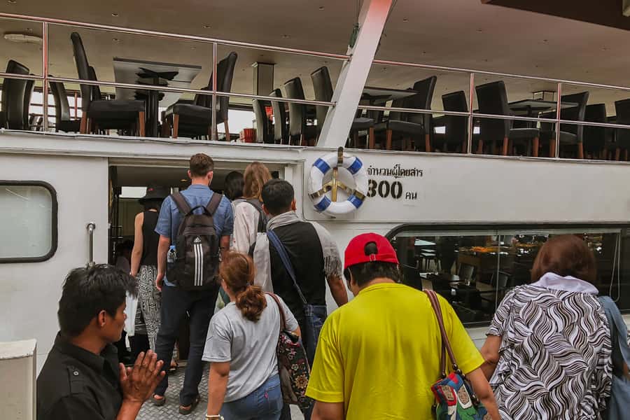 From Bangkok: Ayutthaya Day Tour by Bus with River Cruise - What the guides add to the day