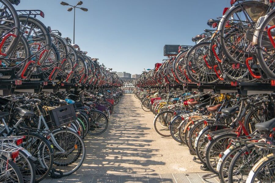 From Brussels: Day Trip to Amsterdam with Canal Boat Cruise - Should you book it?