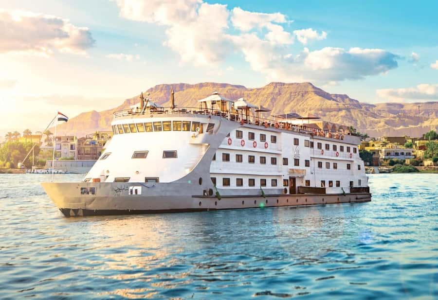 From Cairo: 3-Day Nile Cruise with Hot Air Balloon & Flights - Guides, drivers, and the pace of the trip