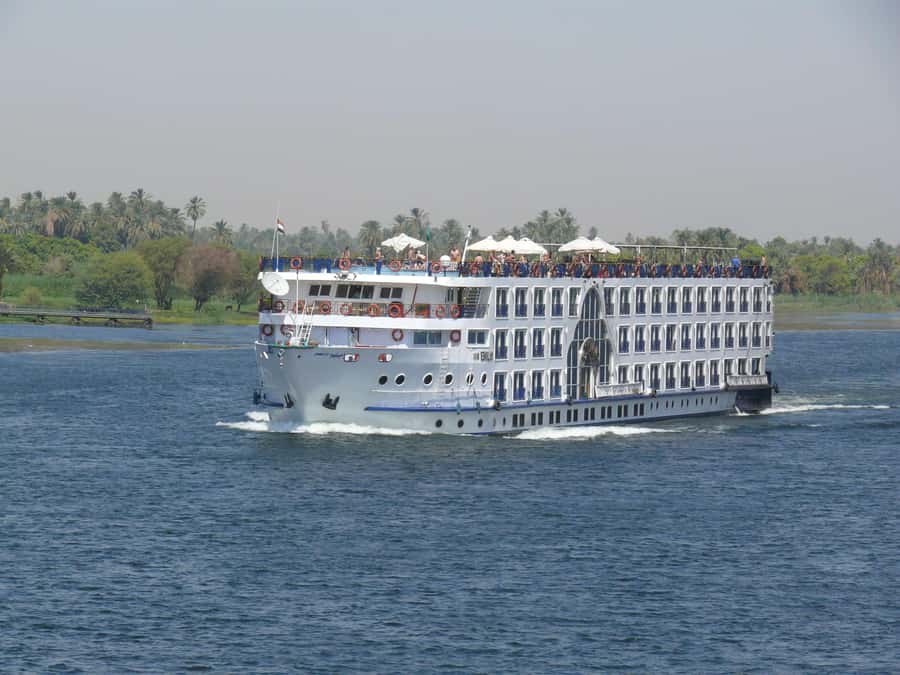 From Cairo: 4-Day Nile Cruise from Aswan to Luxor with Meals - Life aboard the five-star cruise boat